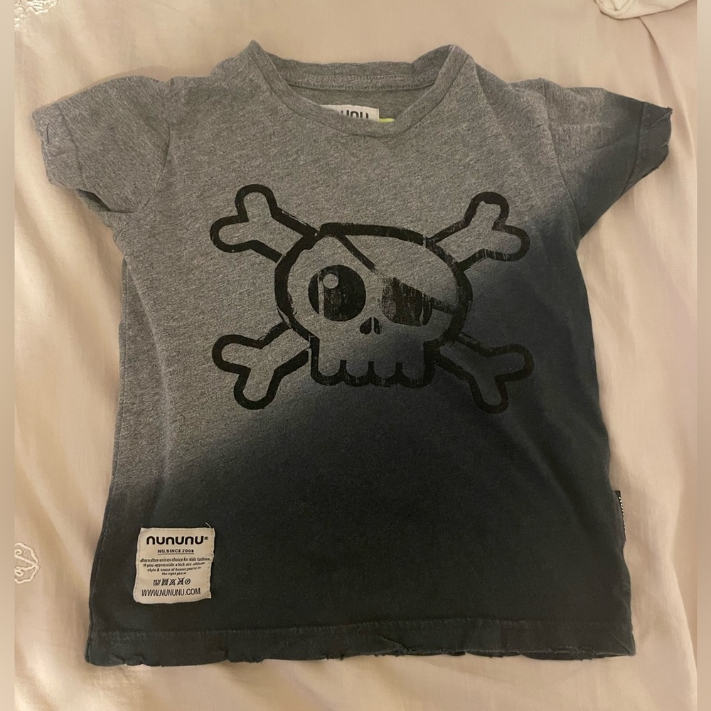 Nununu skull short half gray and dark gray 3-4 toddler